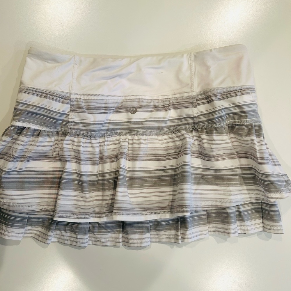 Lululemon Run Your Heart Out skirt size 6 - Picture 4 of 8